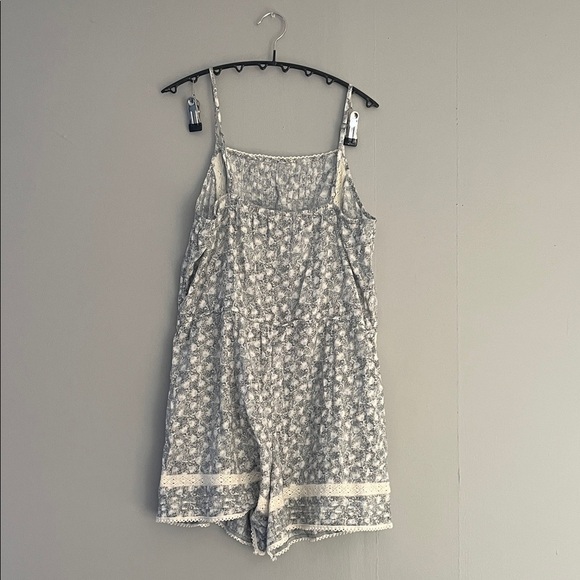 Aerie Blue and White Floral Romper Size Small - Picture 6 of 8